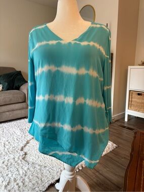 Chicos Tie-Dye V-Neck Asymmetrical Top